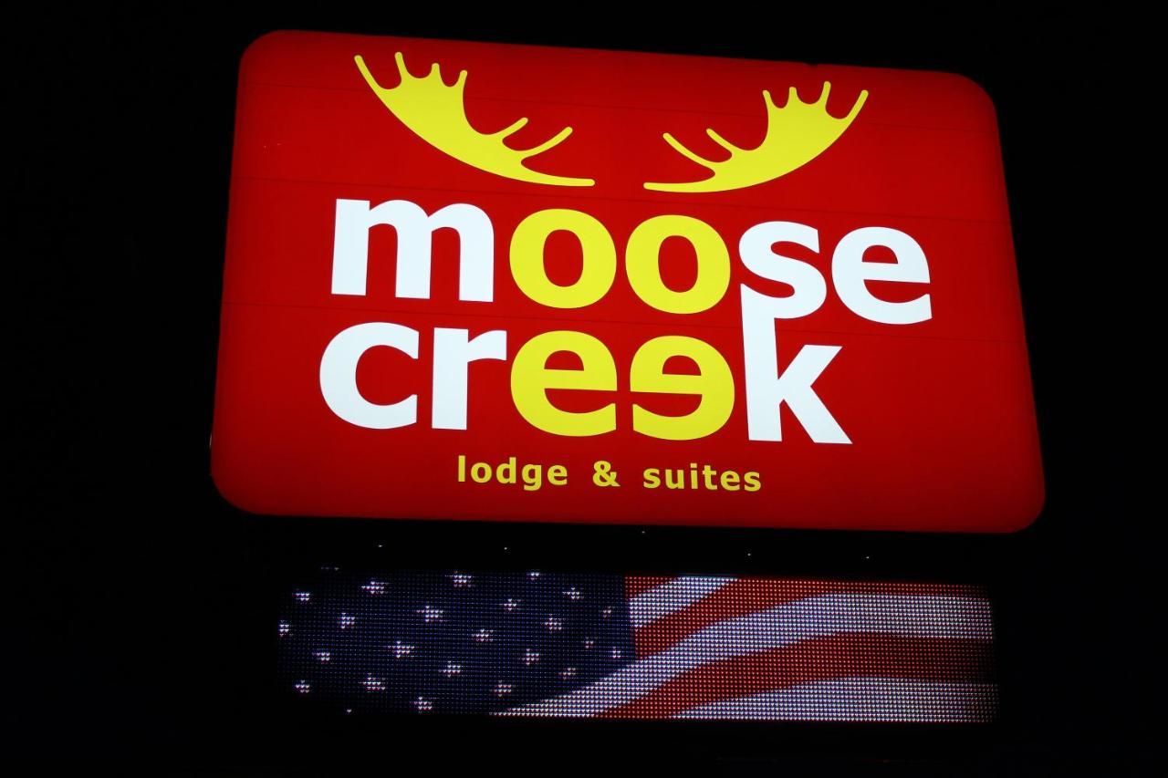 Moose Creek Lodge & Suites Коді Екстер'єр фото
