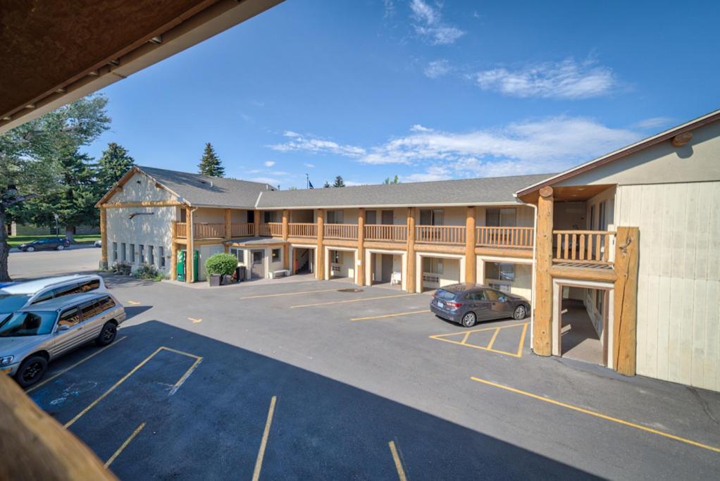 Moose Creek Lodge & Suites Коді Екстер'єр фото